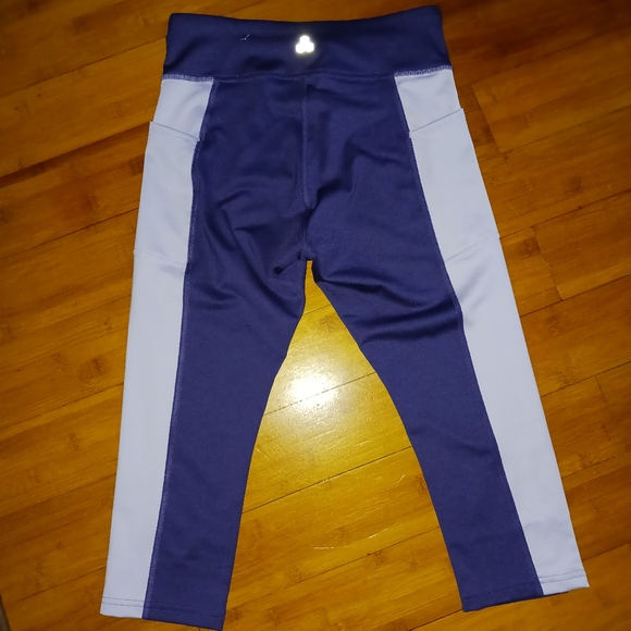 Grape capris NWOT - Picture 3 of 4